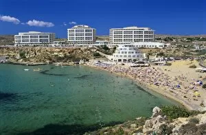 Images Dated 8th December 2011: Sandy beach with Radisson SAS Hotel, Golden Bay, Malta, Mediterranean, Europe
