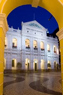 Images Dated 12th November 2007: Santa Casa da Misericordia, Senate Square (Largo de Senado), Macau, China, Asia