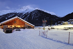 Images Dated 13th February 2009: Santa Caterina Valfurva at dusk, Valtellina, Lombardy, Italy, Europe
