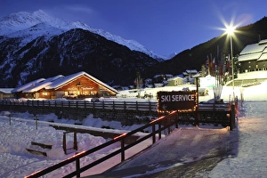 Images Dated 13th February 2009: Santa Caterina Valfurva at dusk, Valtellina, Lombardy, Italy, Europe