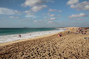 Images Dated 27th December 2010: Santa Maria, Island Sal, Cape Verde Islands, Atlantic Ocean, Africa