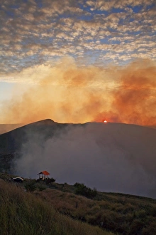 Images Dated 5th March 2009: Santiago Crater, Park National Volcan Masaya, Masaya, Nicaragua, Central America