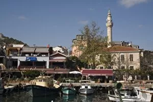 Images Dated 11th October 2009: Sariyer harbour, Bosphorus, Turkey, Europe