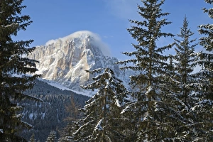 Images Dated 7th March 2009: Sassolungo mountain, 3181m, Val Gardena, Dolomites, South Tirol, Trentino-Alto Adige