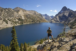 Images Dated 20th September 2009: Sawtooth Lake, Sawtooth Mountains, Sawtooth Wilderness, Sawtooth National Recreation Area