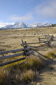Images Dated 1st October 2009: Sawtooth Mountains, Sawtooth Wilderness, Sawtooth National Recreation Area
