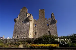 Shetland Prints: Scalloway Castle built by forced labour by Earl Patrick in 1600