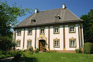 Schiffhort building by lake