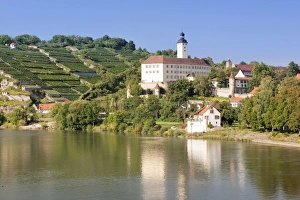 Images Dated 30th August 2008: Schloss Horneck Castle, Gundelsheim, Neckartal Valley, Neckar River, Baden Wurttemberg, Germany