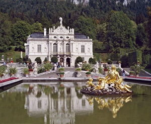 Images Dated 4th September 2008: Schloss Linderhof in the Graswang Valley, built between 1870 and 1878 for King Ludwig II