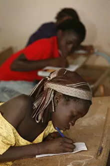 Images Dated 29th September 2009: Schoolchildren, Garage-Bentenier, Thies, Senegal, West Africa, Africa