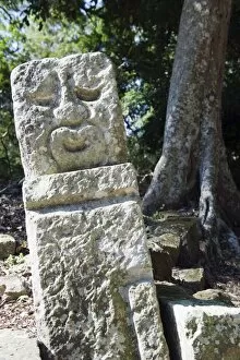 Images Dated 4th December 2010: Sculpted head stone at Mayan archeological site, Copan Ruins, UNESCO World Heritage Site