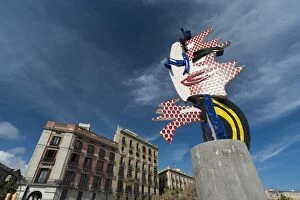 Images Dated 23rd April 2011: Sculpture entitled Barcelona Head by Roy Lichtenstein, Placa d Antoni Lopez