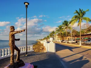 Quintana Prints: Sculpture at the waterfront of San Miguel de Cozumel