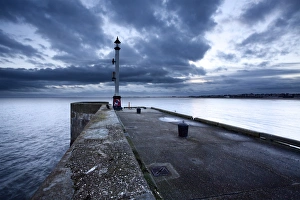 Light Houses Prints: Sea wall and Harbour Light at Bridlington