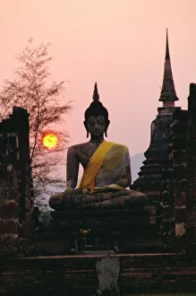 Wat Mahathat Prints: Seated Buddha statue