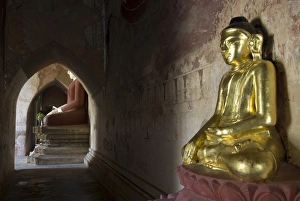 Traditionally Myanmarian Prints: Seated Buddhas, Sulamani Pahto, Bagan (Pagan), Myanmar (Burma), Asia