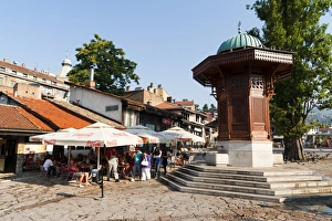 Images Dated 11th August 2010: Sebilj fountain in Pigeon Square, Sarajevo, Bosnia and Herzegovina, Europe