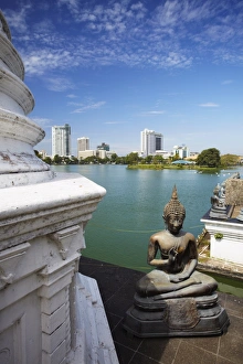 Images Dated 23rd December 2009: Seema Malakaya Temple on Beira Lake, Cinnamon Gardens, Colombo, Sri Lanka, Asia
