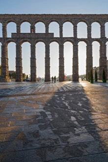 Segovia Prints: Segovias ancient Roman Aqueduct, UNESCO World Heritage Site, Segovia, Castilla y Leon