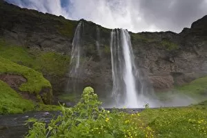 Images Dated 6th July 2009: Seljalandsfoss on the south coast, west of Skogar, one of Icelands most beautiful waterfalls