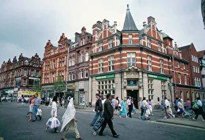 Berkshire Prints: Semi pedestrianised Broad Street, with Lloyds Bank, Reading, Berkshire, England, U