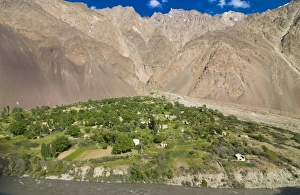 Images Dated 19th August 2009: Settlement in Bartang Valley, Tajikistan, Central Asia