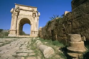 Images Dated 26th April 2005: Severan arch (Settimio Severo arch), Leptis Magna, UNESCO World Heritage Site