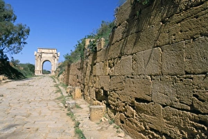 Images Dated 26th April 2005: Severan arch (Settimio Severo arch), Leptis Magna, UNESCO World Heritage Site