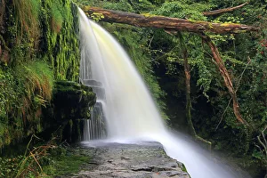 Nature Lovers Prints: Sgwd Clun-Gwyn waterfall, Ystradfellte