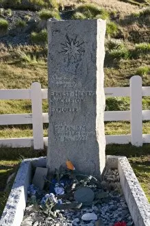 Images Dated 26th February 2009: Shackletons grave, Grytviken, South Georgia, South Atlantic