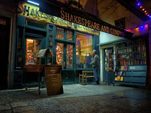 Trending: Shakespeare and Company bookstore, Paris, France, Europe