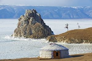 Shaman rock, Maloe More (Little Sea), frozen lake during winter, Olkhon island, Lake Baikal, UNESCO World Heritage Site, Irkutsk Oblast, Siberia, Russia, Eurasia