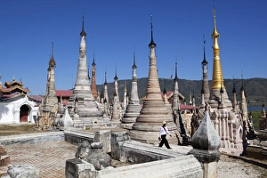 Shan State Prints: Shan stupas, Tharkong Pagoda, Inle Lake, Shan State, Myanmar (Burma), Asia