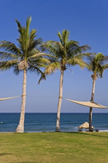 Images Dated 11th December 2007: Shangri-La Resort