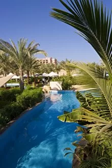 Images Dated 11th December 2007: Shangri-La Resort, Al Jissah, Muscat, Oman, Middle East