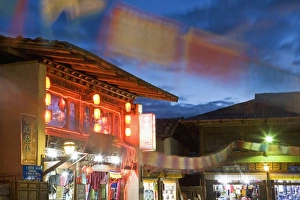 Images Dated 1st May 2008: Shangri-La, formerly Zhongdian, on the Tibetan Border, Shangri-La region