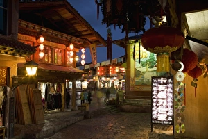 Images Dated 29th April 2008: Shangri-La, formerly Zhongdian, on the Tibetan Border, Shangri-La region