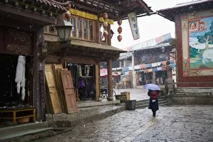 Images Dated 29th April 2008: Shangri-La, formerly Zhongdian, on the Tibetan Border, Shangri-La region