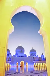 Grandeur Prints: Sheikh Zayed Grand Mosque at dusk, Abu Dhabi, United Arab Emirates