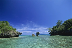 Images Dated 30th November 2007: Sheltered lagoon and limestone islet, Lau group (Exploring Isles), Northern Lau Group