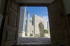 Images Dated 11th August 2009: Sher Dor Medressa at the Registan, UNESCO World Heritage Site, Samarkand