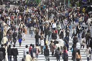 Shibuya Crossing, worlds busiest crosswalk, Shibuya, Tokyo, Japan, Asia Shibuya Crossing, worlds busiest crosswalk, Shibuya, Tokyo, Japan, Asia
