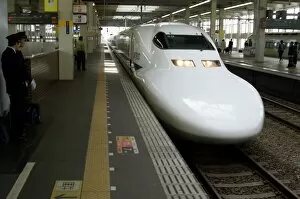 Japanese Gallery: Shinkansen bullet train