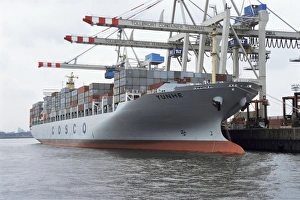 Loading Prints: Shipping, port