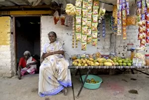 Images Dated 27th June 2007: Shop in Madurai, Tamil Nadu, India, Asia