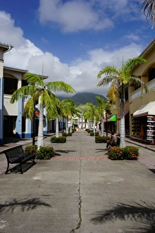 Shopping Area Prints: Shopping area for cruise ships