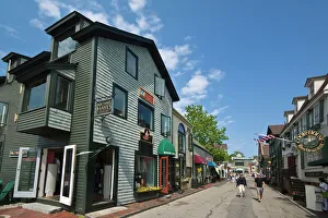 Images Dated 9th May 2009: Shops and restaurants at Bannisters Wharf, established by John Bannister in 1742