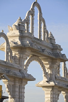 Shri Swaminarayan Mandir Temple, the largest Hindu temple outside India