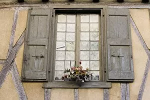 Images Dated 3rd August 2007: Shuttered window, half-timbered building, Place de la Couverts, Mirepoix